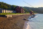 IWC1973 - Isle of Wight - Beach Hotel & Chalets Totland Bay Esplanade. photo 6x4