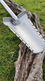 NobleMDT Stainless Steel Metal Detecting Spade D Handle with Rootcutters