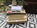 Smith Corona Coronet Super 12 Typewriter In Case (Working)(whith keys)