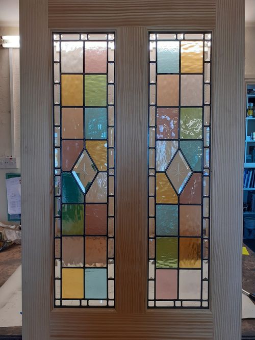 ( Brand New ) Traditional Stained Glass Internal Door (Clear Pine) — image 2