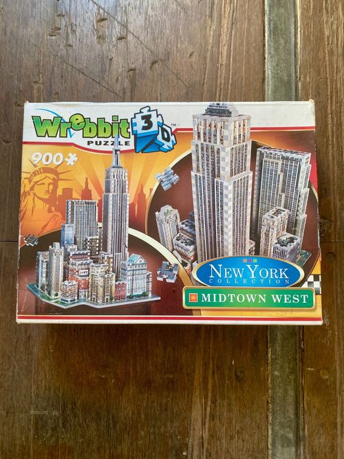 Wrebbit 3D New York Collection – Midtown West – 900 Piece Puzzle – Complete & Bo — image 1