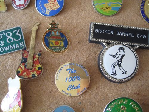 COLLECTION MIXTURE VINTAGE METAL ENAMEL & ACRYLIC JOB LOT PIN BADGES ALL SORTS — image 7