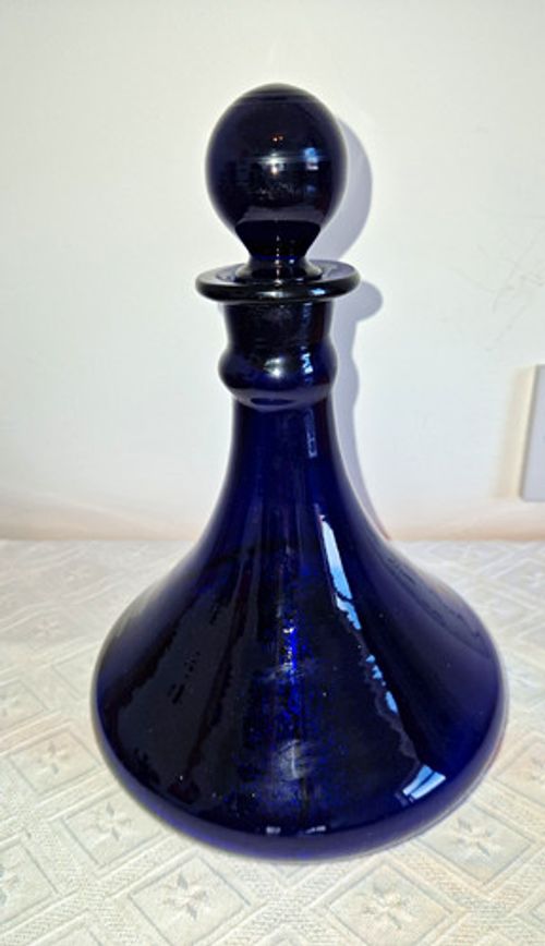 Cobalt Blue Glass Decanter 750ml Round Solid Glossy Finish with Stopper