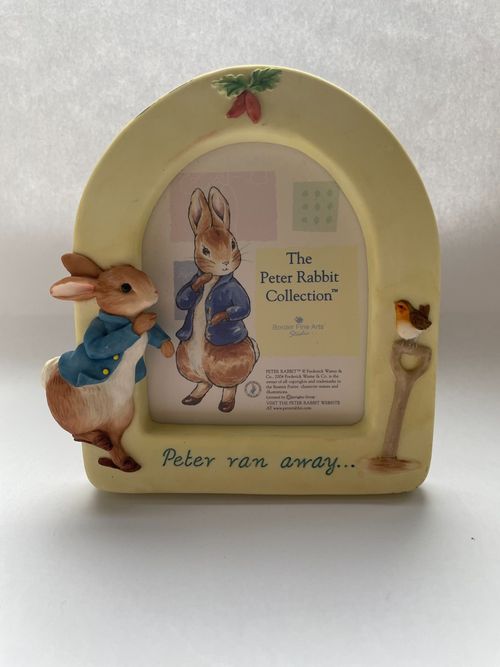 Peter Rabbit novelty photo frame - Border Fine Arts Peter Rabbit Collection — image 1