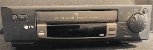 LG N301 Video Cassette Recorder VCR VHS Video Player Powers Up No Remote Used — image 1