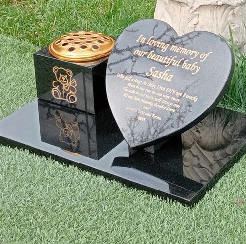 Baby Memorial Grave Stone Gravestone Cemetery Headstone Flat Heart Grave Plaque — image 1