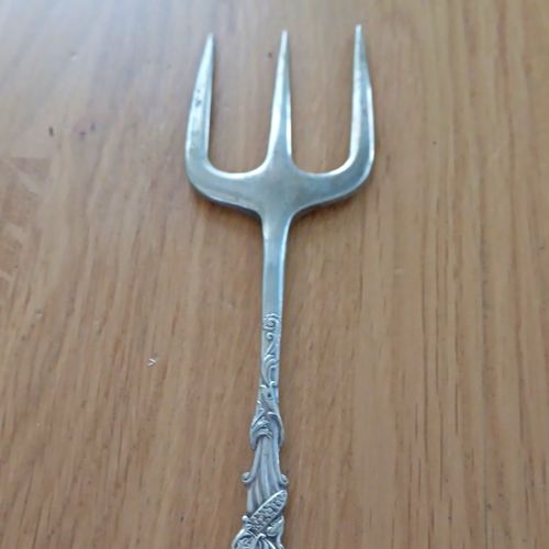 Silver-Plated Serving Fork, 3-Tine/3-Prong, Decorative Handle Cutlery — image 1