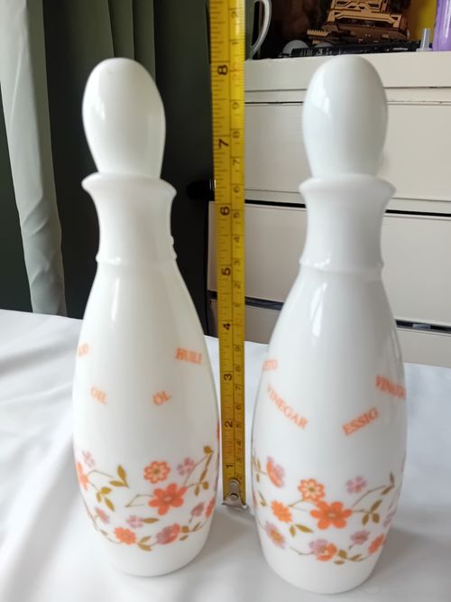 Vintage Italian Milk Glass (Cerve Parma / Made in Italy) Cruet Set 1970s — image 10