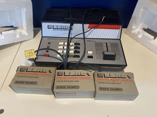 Hornby Zero 1 Master Control Unit R.950 Controller & 3x  R956 Accessory Modules — image 6