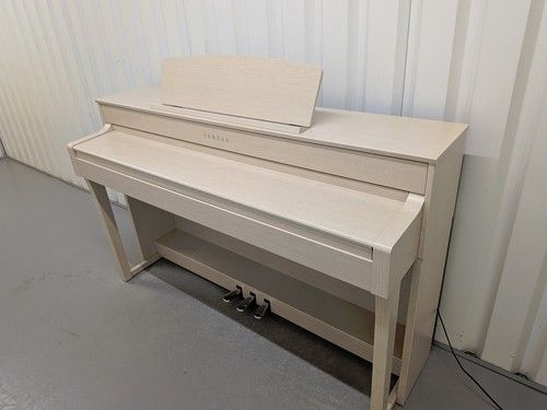 Yamaha Clavinova CLP-645 in white ash finish stock nr 26327