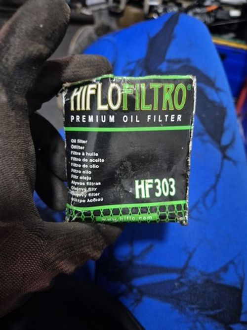 Hiflofiltro HF204 Performance Motocycle Oil Filter Cannister Black