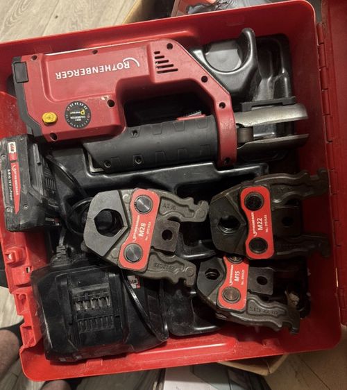 Rothenberger Romax Compact TT Press Tool With Battery and Charger — image 1