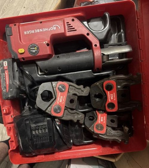 Rothenberger Romax Compact TT Press Tool With Battery and Charger