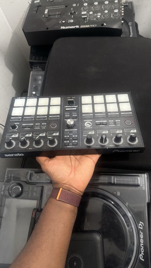 Pioneer DDJ-SP1 2-Deck DJ Controller 16 Performance Pads-missing right loop nob. — image 5