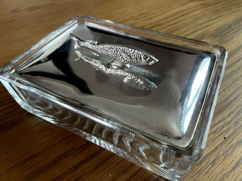 ART DECO STYLE SILVER-PLATE SARDINE DISH CUT GLASS DETAILED FISH HANDLE NICE — image 9