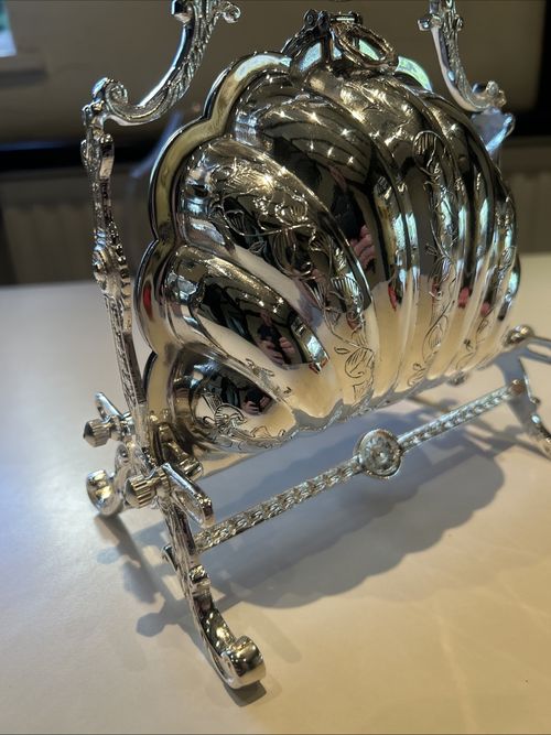 Victorian Style Silver Plated Shell Folding Biscuit Box With Handle Lovely — image 7