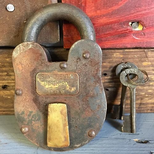 3" x 5" San Quentin Death Row Padlock Cast Iron Working Lock & Key Rusty Antique — image 5