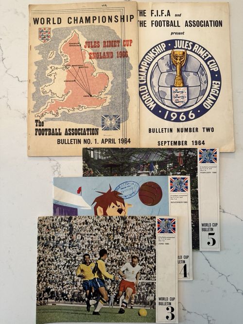 1966 World Cup - Complete set of 5 FIFA/FA Bulletins *SUPER RARE* — image 1