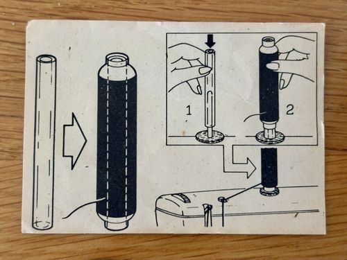 Vintage Singer Sewing Machine Spool Box, 2 Spools, Singer Screwdriver & Thread — image 4