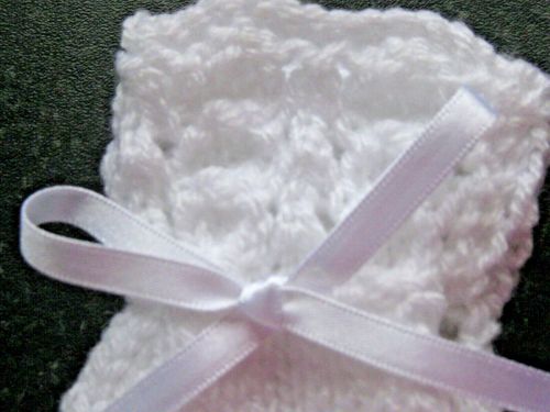 LOVELY HAND KNITTED BABY MITTENS IN WHITE SIZE 0-3 MONTHS (6) — image 2
