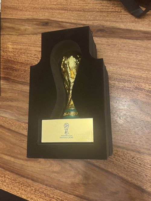 Official FIFA World Cup 2018 Russia Hospitality Trophy VIP Boxed Rare Gift — image 2