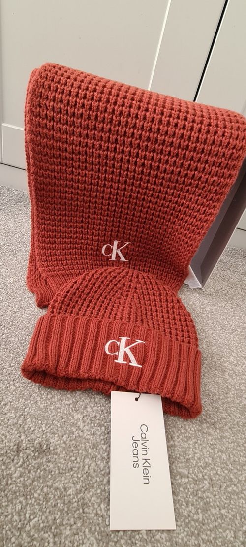 Calvin Klein Jeans Women’s 2pc Knit Beanie & Scarf Set Embroidered Logo Rust OS — image 1