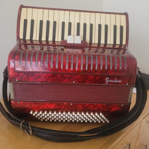 Gaudini  Italian 80 Bass Accordion