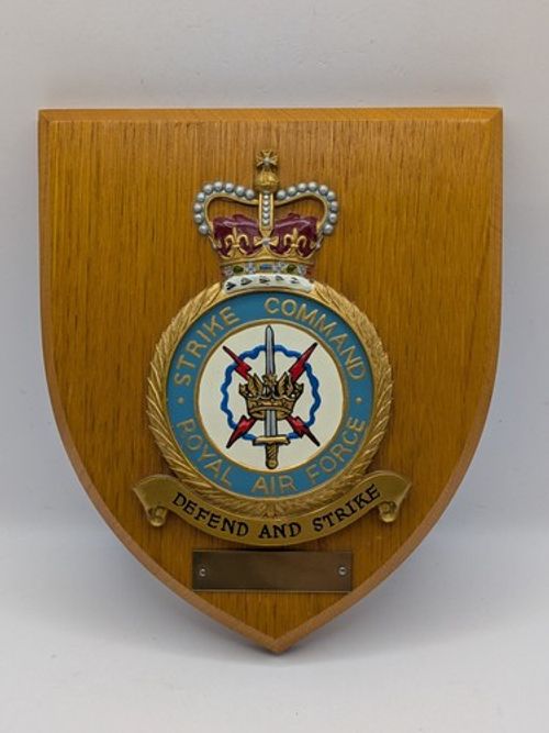Royal Air Force Strike Command Mess Wall Plaque Shield Crest RAF Vintage VGC