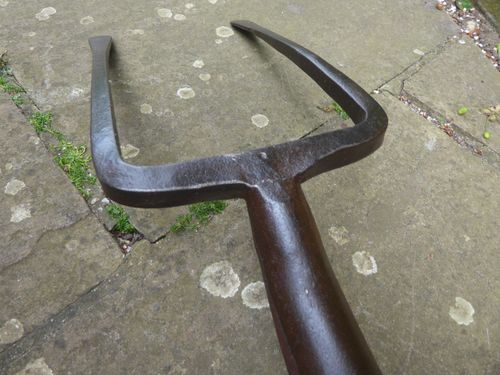 Vintage Garden T Handle 2 Prong Clay Fork . YARDLEY ELEPHANT  "wontbuckle" brand — image 9