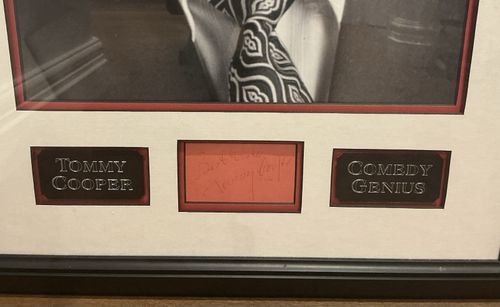Tommy Cooper Signed Authenticated Framed Photo with COA — image 2