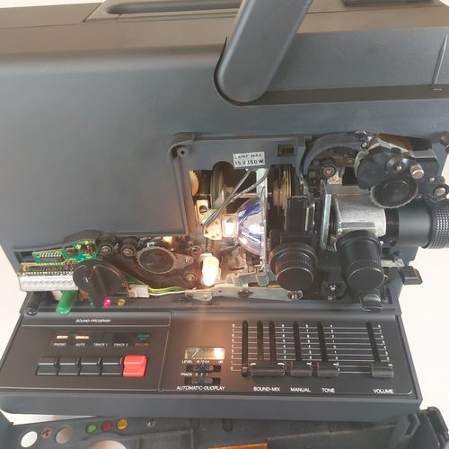 Bauer T 525 Microcomputer Duoplay Super 8 Projector w/ Schneider Xenovar... — image 3