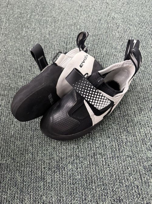 Evolv Zenist Climbing Shoes Size 7 UK/EU 41 — image 5