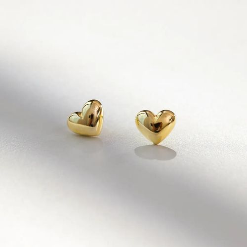 9ct gold  stud earrings heart design 6 mm pair — image 4