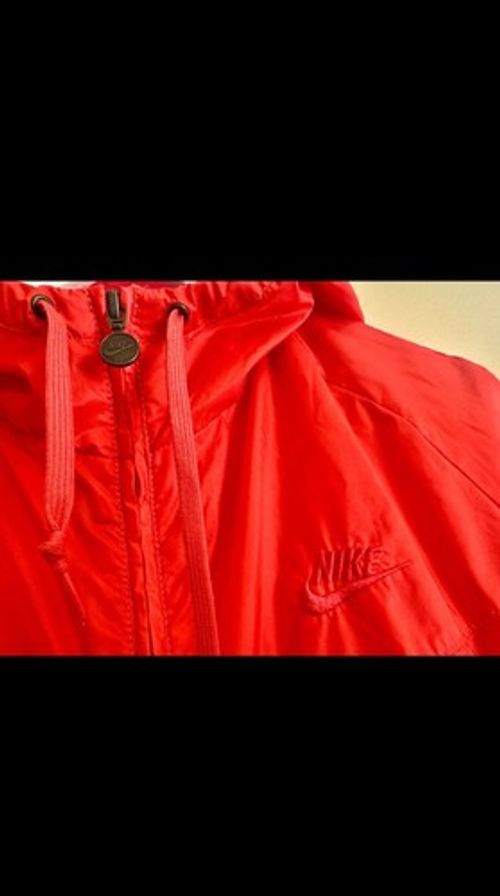 Vintage Nike Red Hooded Windbreaker Jacket 2009 Y2K Junior XL (fit small adult)