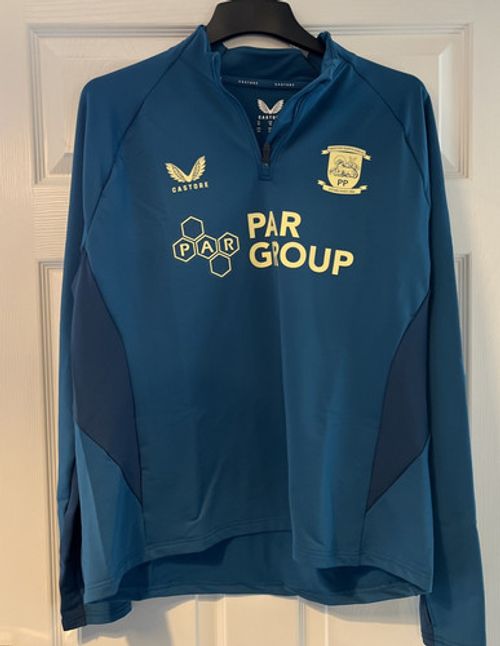 BNWT CASTORE PRESTON NORTH END FC 1/4 TRAINING TOP WOMEN'S SIZE 20