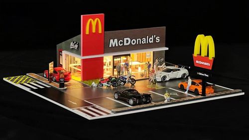 1/64 Diorama Car Garage LED Lighting City Building Parking Lot Diecast Car UK — image 6