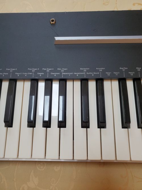 Casio CT-202 Keyboard Synthesizer 49 Key Fully Working  — image 3