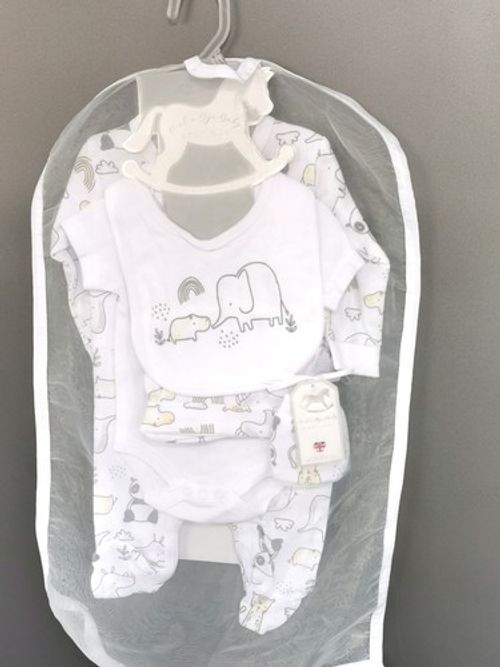 Baby Unisex Layette Clothing Gift Set ~ Animals ~ Grey White 5 Piece Set ~3-6M