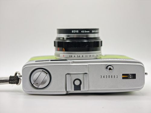 Olympus Trip 35 Vintage 35mm Film Camera Lime Green Leather Tested — image 4