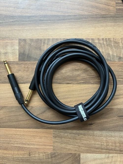 Mogami Instrument Cable