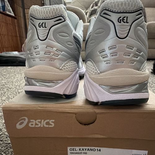 ASICS GEL-KAYANO 14 White/Graphite Grey Mesh Cushioned Men's UK 9 EU 44 — image 5