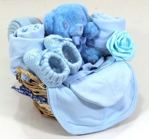 Baby Hamper Gift Set Starter New Born Blanket Mitt Hat Bootee Bib Sock Basket — image 3