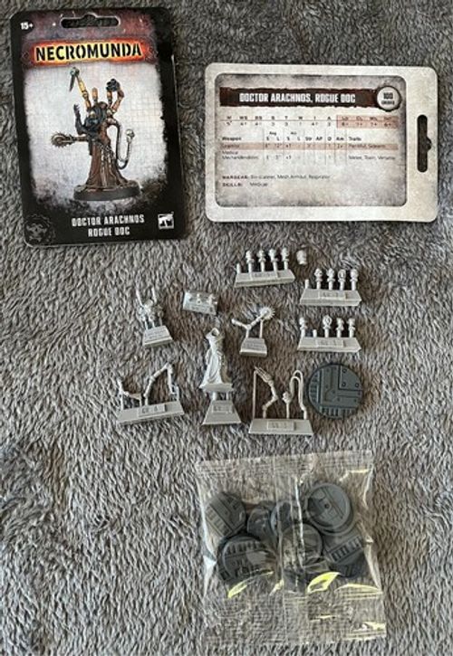 Warhammer 40K Necromunda Doctor Arachnos Rogue Doc, Delaque Heads Upgrade Set