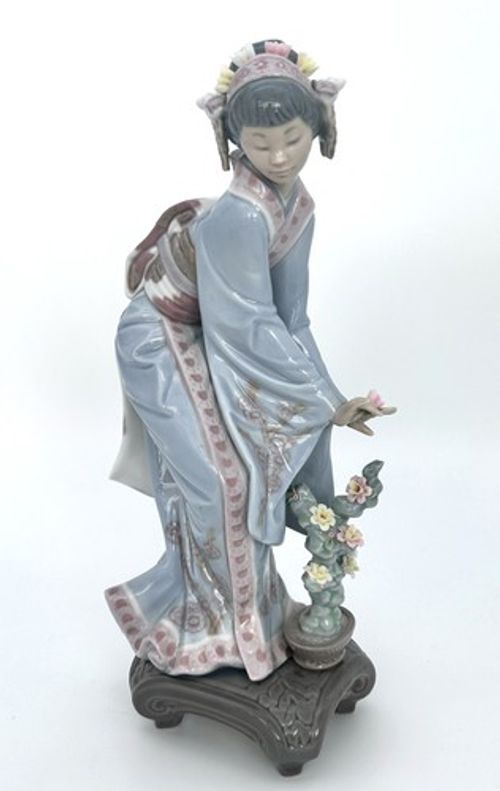 Lladro 1449 Mayumi Vintage Porcelain Figurine