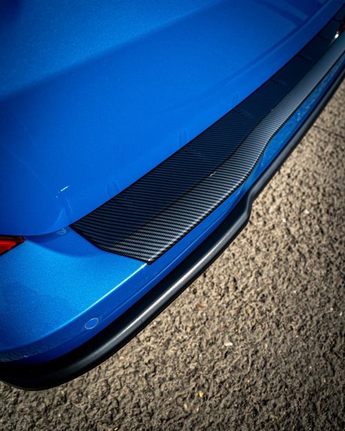 VW New Transporter T7 (2025-) – Ribbed Rear Bumper Protector - Carbon Effect — image 2