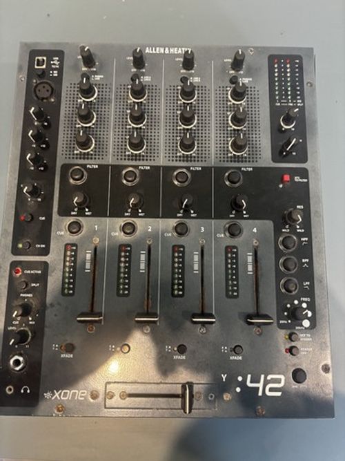 allen & heath xone:42 full analogue mixer good condition