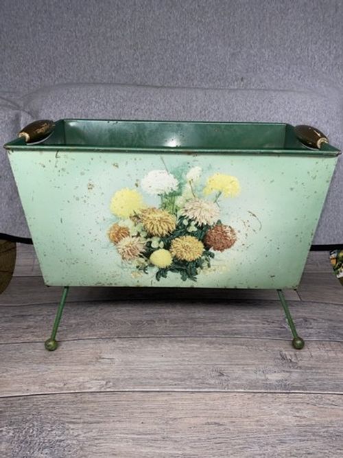 VINTAGE MID CENTURY WORCESTER WARE GREEN FLORAL METAL MAGAZINE RACK ATOMIC FEET