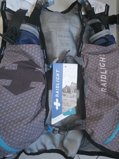 Raidlight Revolutiv 24L Running Hydration Vest Bag High Volume Storage Grey new