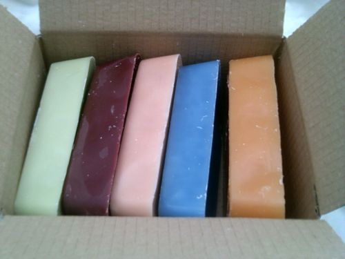 Scrap Candle Wax. 8 KG... DARK Colours and most lightly scented — image 9