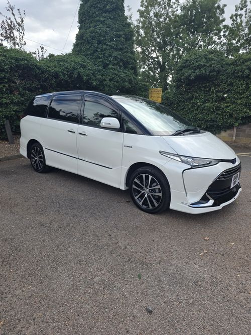 Toyota Estima Hybrid 2019 — image 4